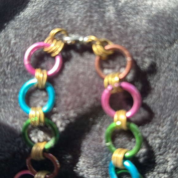 Fun and sassy chainmail necklace - Picture 3 of 4